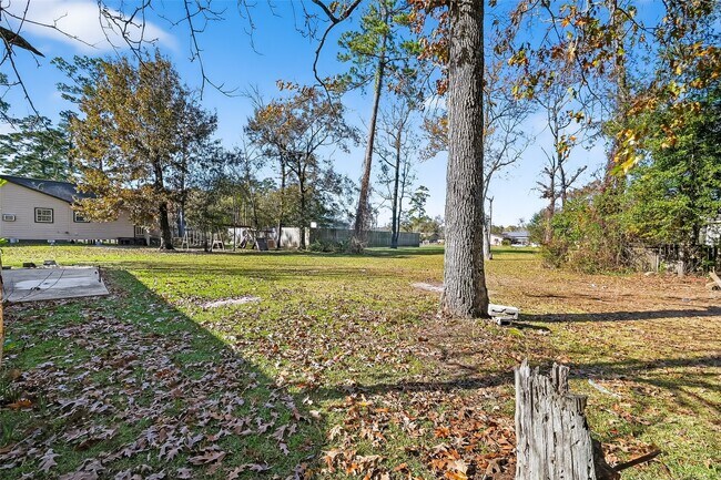 Building Photo - 23567 Pine Forest Dr