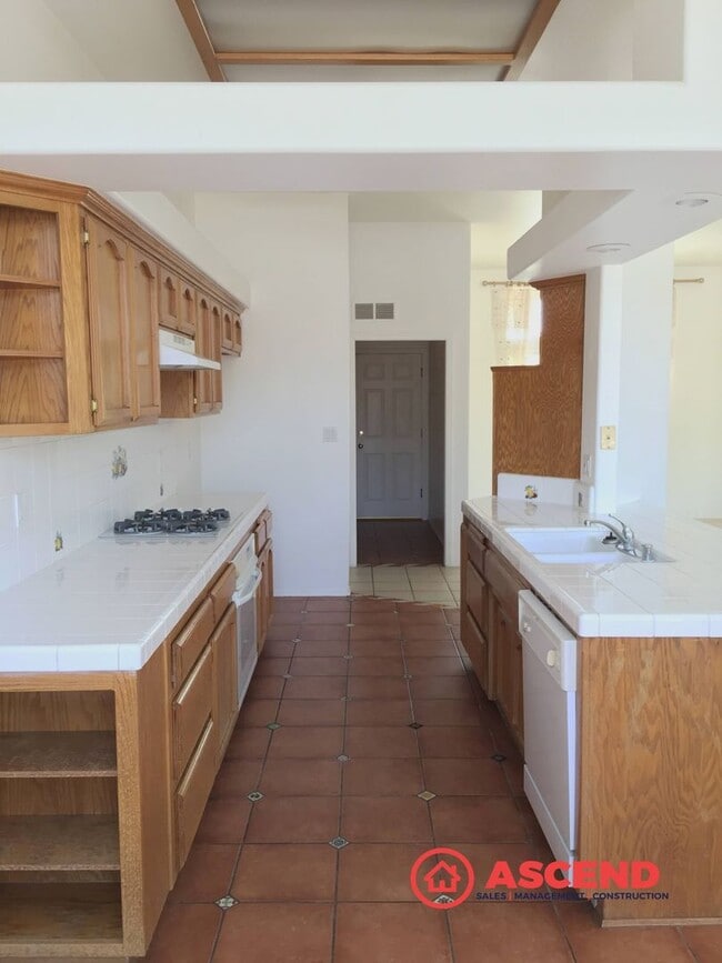 Building Photo - Phenomenal Home Located Off Brimhall and Renfro!