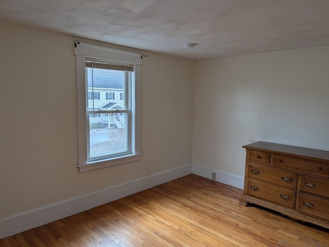 Building Photo - 30 Pleasant St