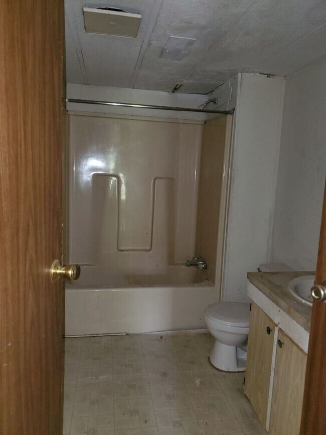Building Photo - Section 8 Vouchers Apply Now! 3 bedroom/2 bath doublewide in Aiken!