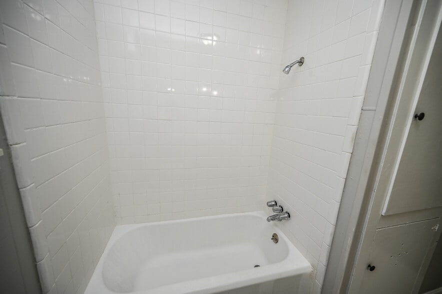 Building Photo - 500 Alford St