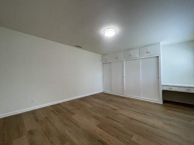 Building Photo - 2050 McNab Ave