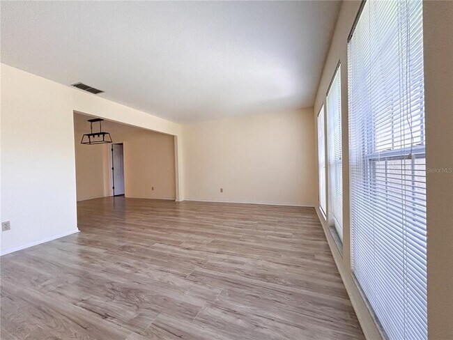 Building Photo - 7994 Jaywood Rd