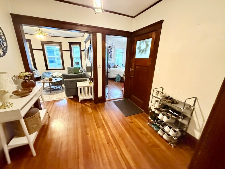 Primary Photo - 19 Turner St