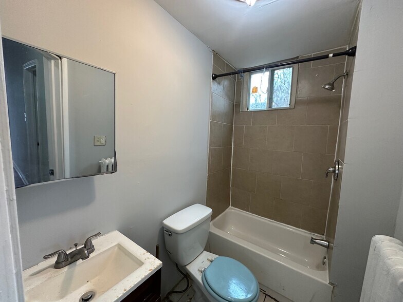 Building Photo - 4513 N Colorado St