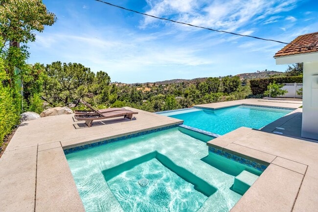 Primary Photo - 22376 Algunas Rd