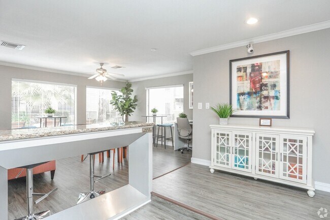 Building Photo - 10250 Lands End Dr