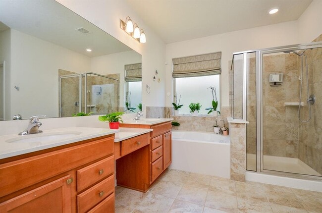 Building Photo - 3808 Canterbury Park Dr