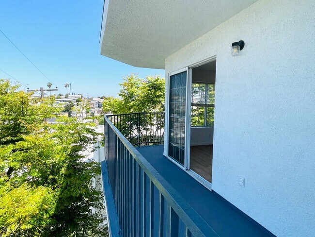 Building Photo - July Month's Rent $1000 Discount-Beautifully Upgraded 2 Bedroom Apartment For Rent!