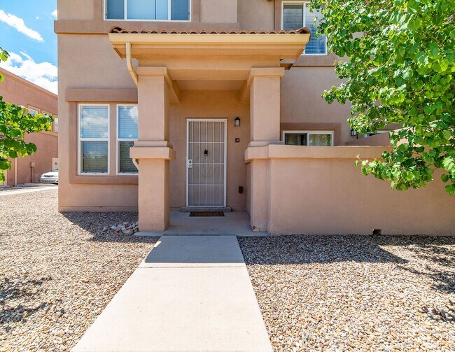 Building Photo - 2 Story 3 Bedroom Townhome Available Now!