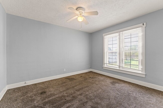 Building Photo - Charming 2 beds 2 Bath in Dayton!