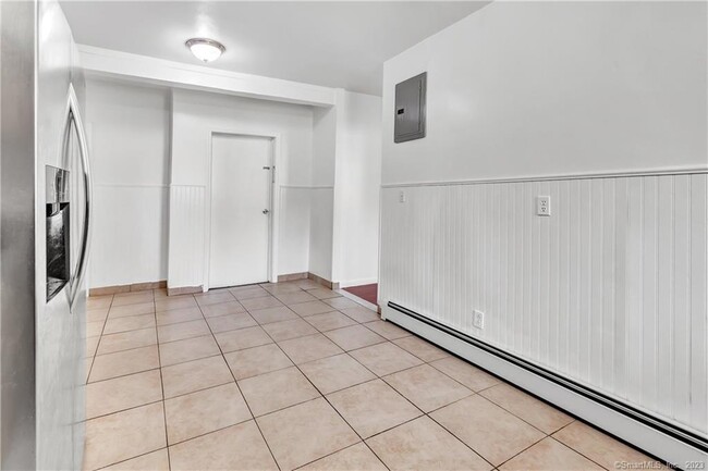 Building Photo - 130 Long Hill Ave