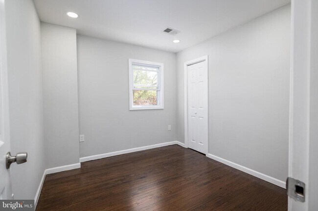 Building Photo - 21 Dixmont Ave