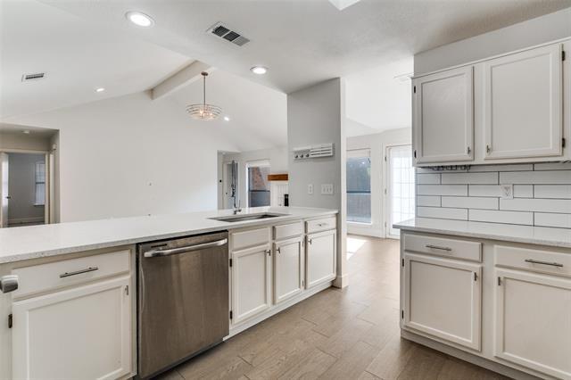 Building Photo - 2113 McIntosh Dr