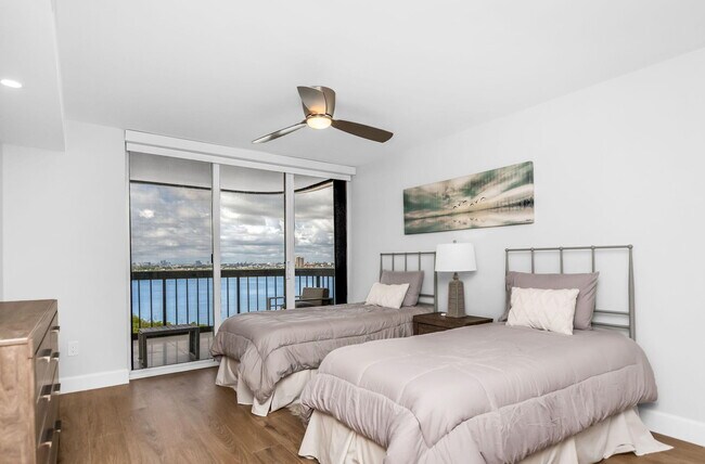 Building Photo - 5380 N Ocean Dr
