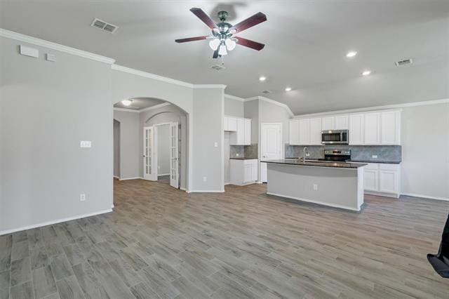 Building Photo - 4080 Serene Dr