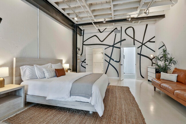 Building Photo - 675 Greenwood Ave NE