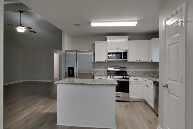 Building Photo - 308 Crooked Pine Court