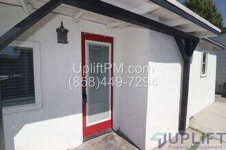 Building Photo - Modern Studio W/ patio