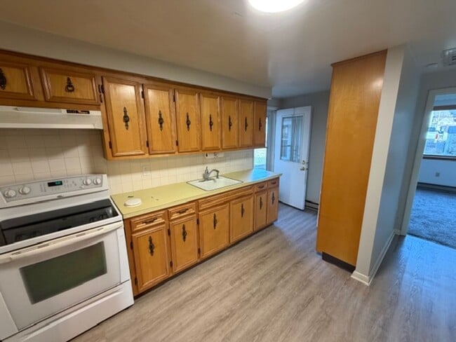 Building Photo - 1-bedroom in Hudson section of Plains