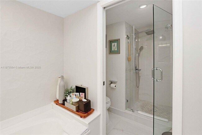 Building Photo - 3530 Mystic Pointe Dr