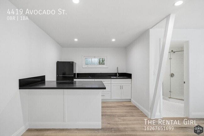 Building Photo - 4419 Avocado St