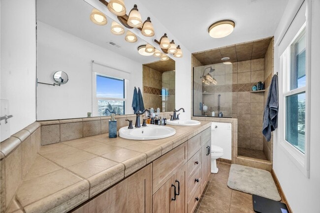 Building Photo - SILVER CREEK HORSE PROPERTY