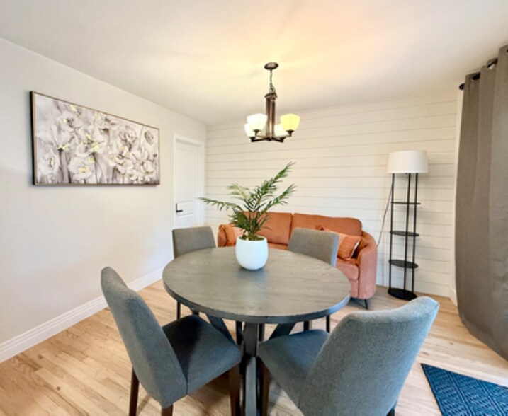 Building Photo - 9989 Dodge Dr