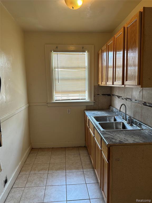 Building Photo - 9281 Broadstreet Ave