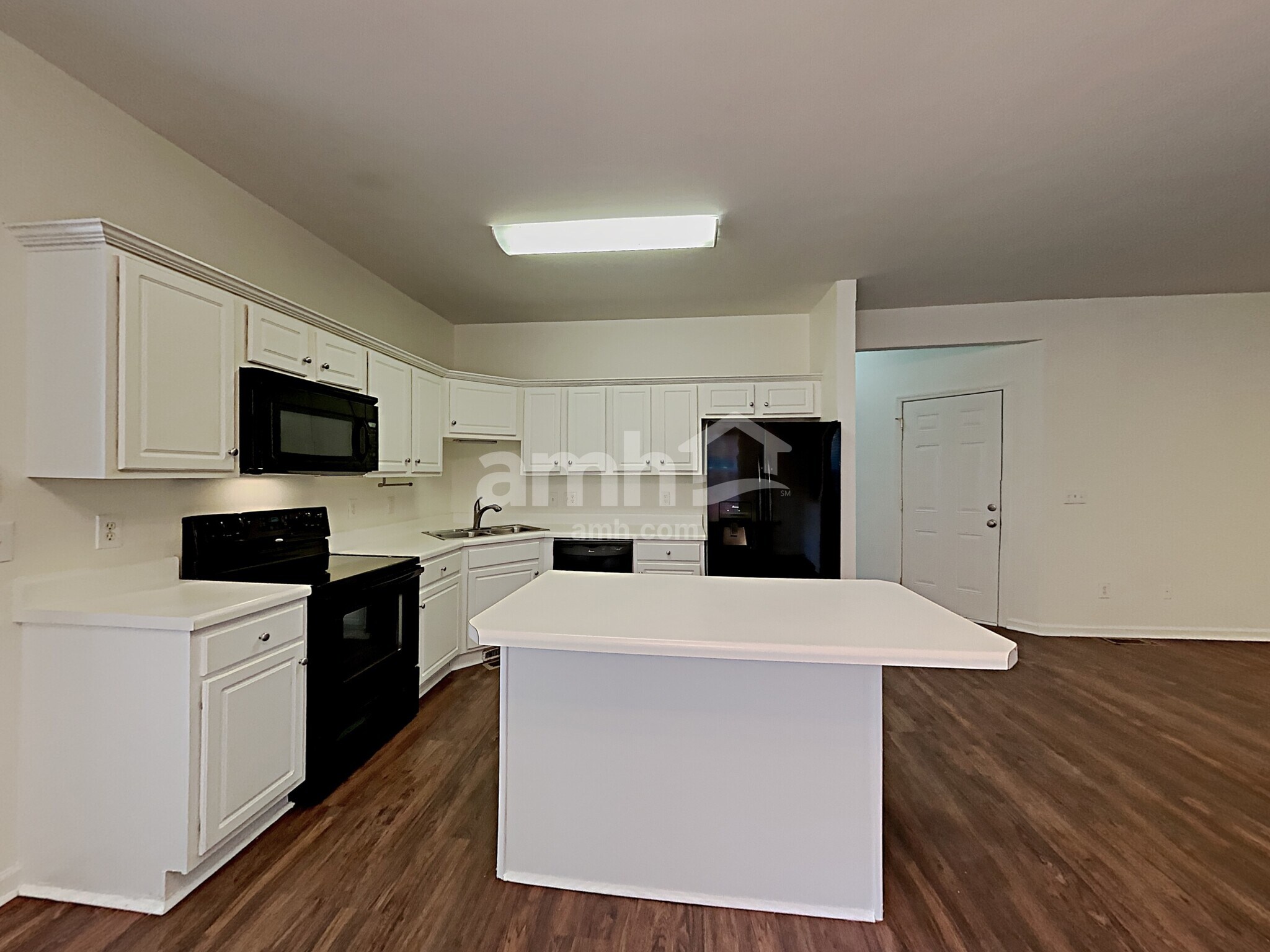Building Photo - 1513 Cardinal Ln