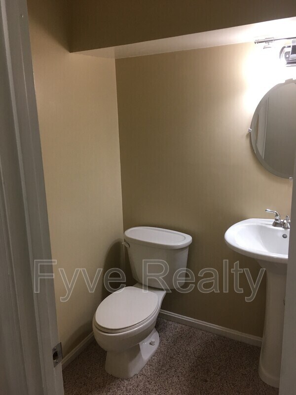 Building Photo - 3166 Borge St