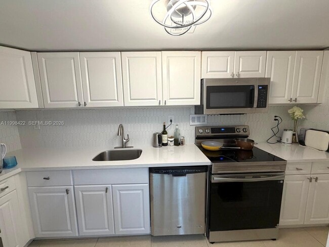 Building Photo - 1000 West Ave