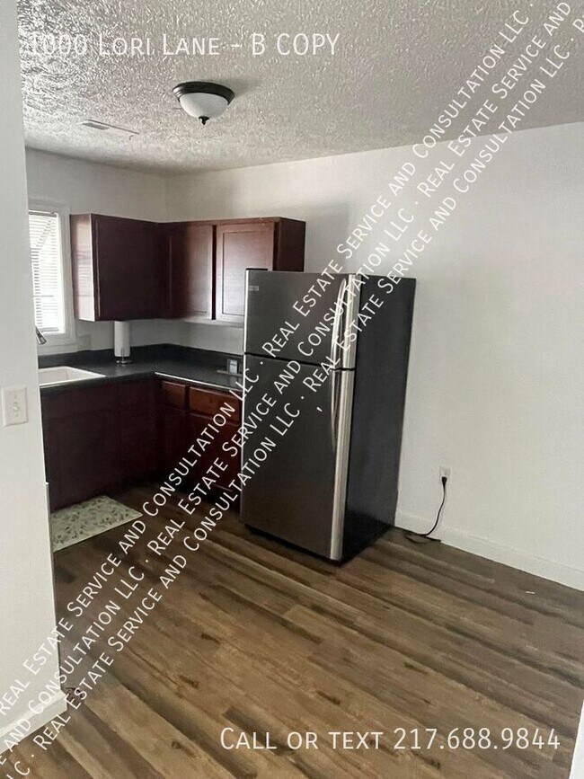 Building Photo - 1000 Lori Ln