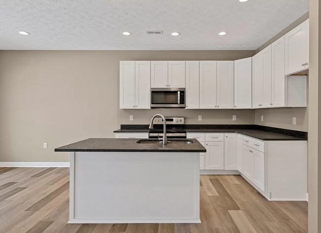 Building Photo - 2658 Cedrus Ave