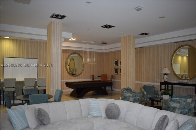 Building Photo - 6917 Collins Ave