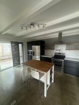 Building Photo - 1040 Stuart St