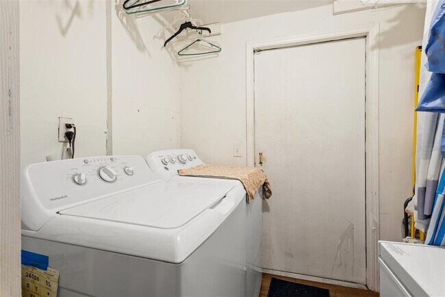 Building Photo - 2526 26th St S