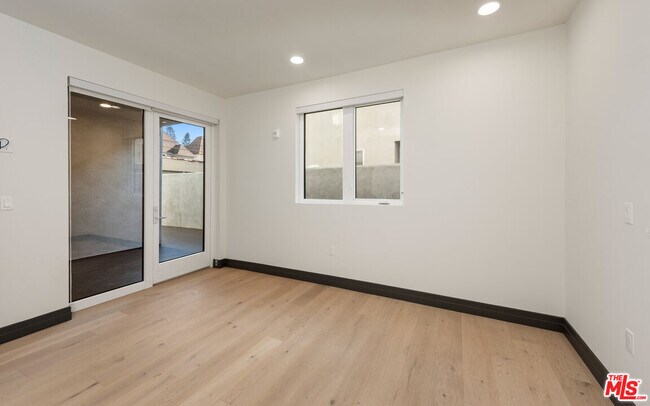 Building Photo - 118 Orlando Ave