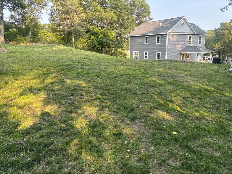 Building Photo - 84 Spencer Plain Rd