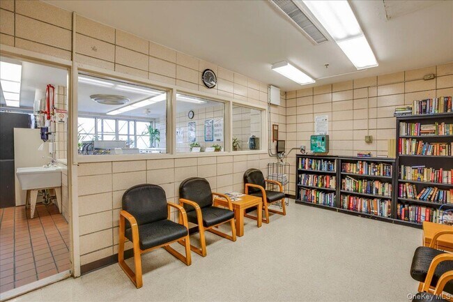 Building Photo - 17-85-85 215th St