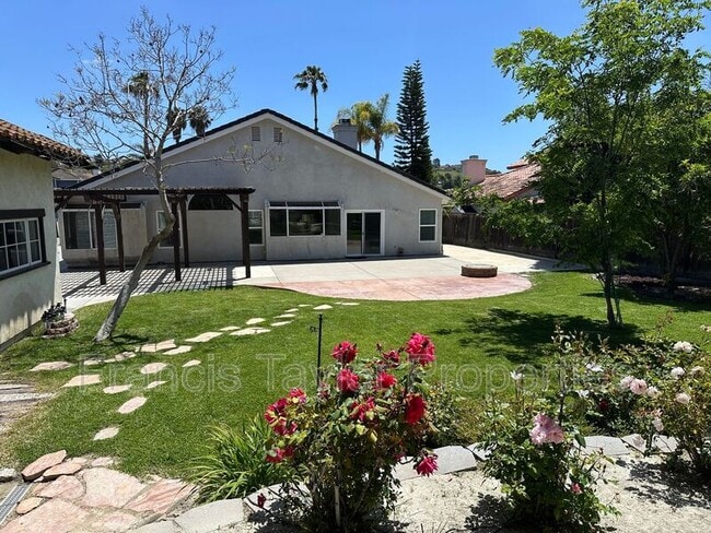 Building Photo - 4982 Wildwood Dr