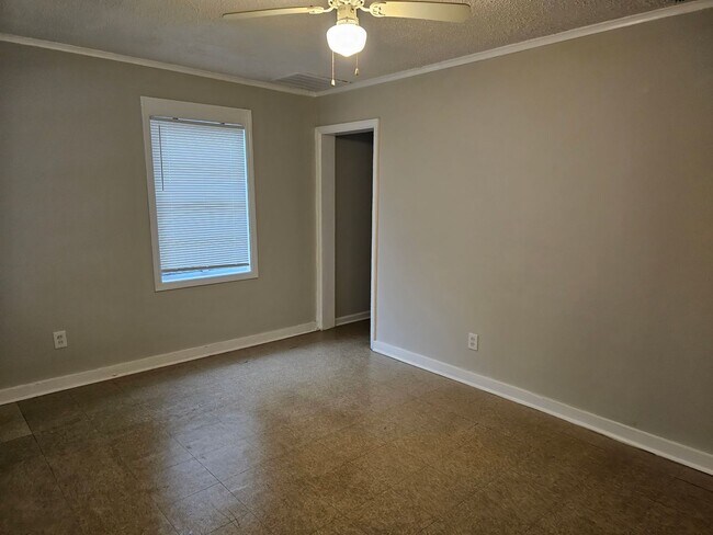 Building Photo - 2318 Alabama Ave