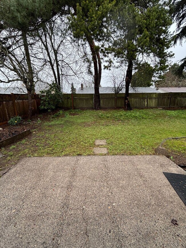 Building Photo - Charming 3-Bedroom 2 Bath Home in SE Salem