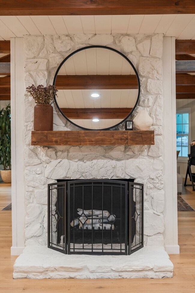 Building Photo - Beautiful Tarzana Rental!