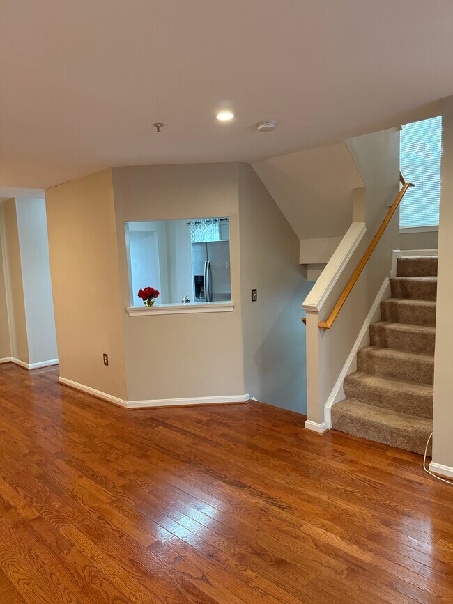 Building Photo - 140 Eastridge Cir