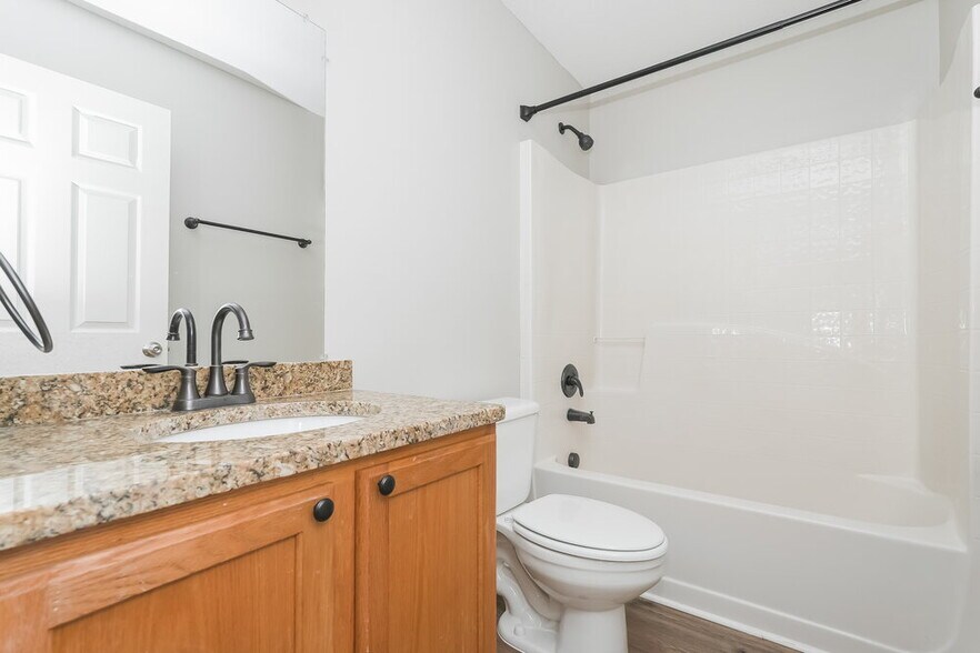 Building Photo - 939 Brenton Leaf Dr