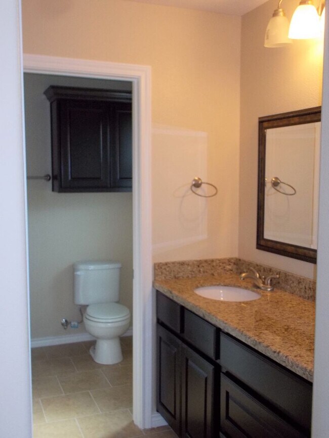 Building Photo - 1322 Milner Dr