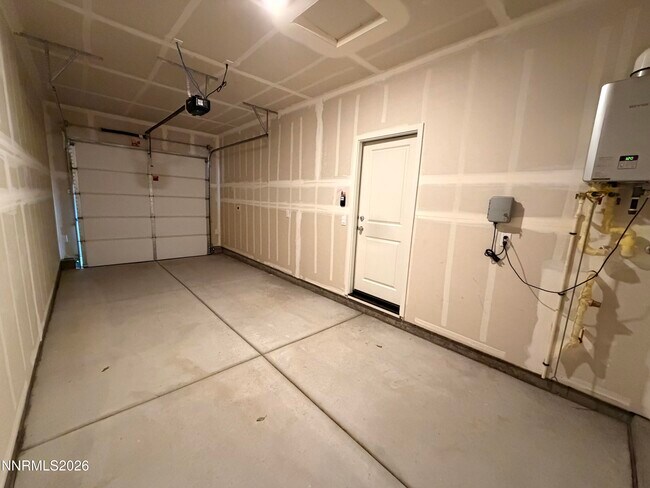 Building Photo - 8406 Vermilion Dr