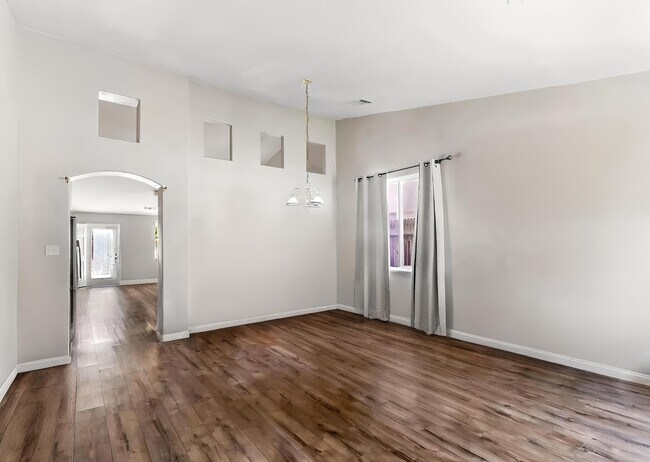 Building Photo - 10512 Anacostia Way