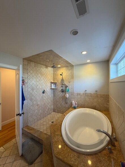 Building Photo - 100 Kimball Rd